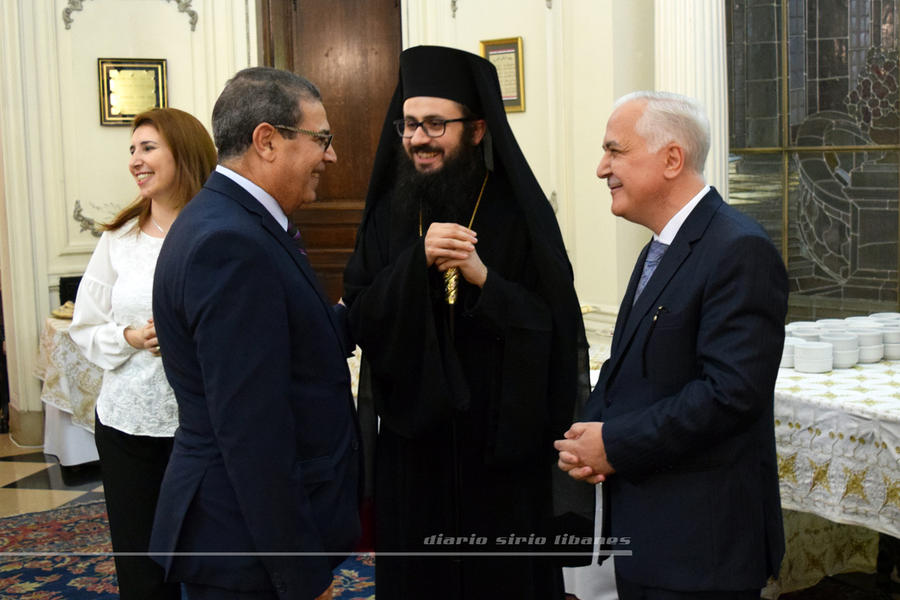 Monseñor Santiago y el Jefe de Misión Maher Mahfouz reciben al Sr. Embajador de Argelia, Benaouda Hamel
