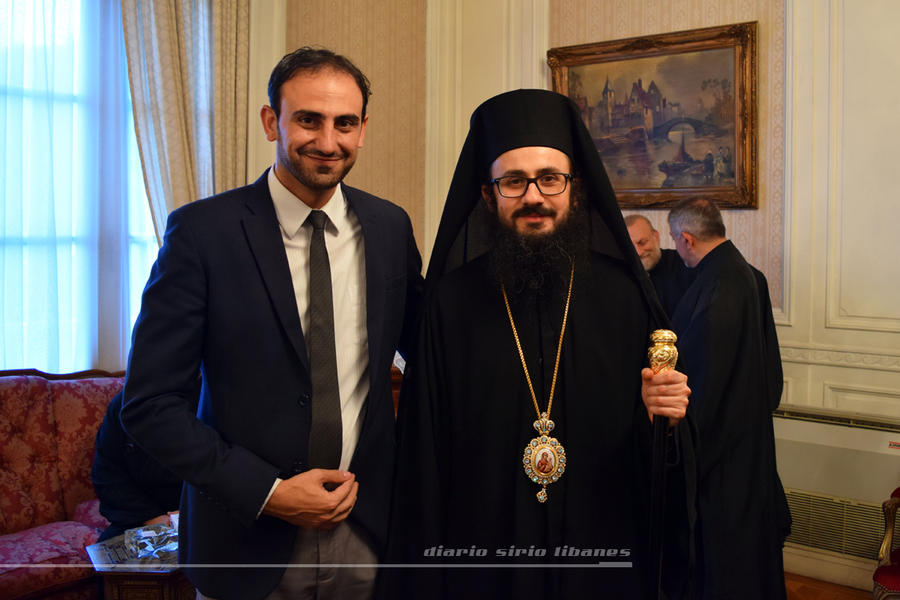 Monseñor Santiago junto a George Hussni, oficial de la Embajada de la República Árabe Siria