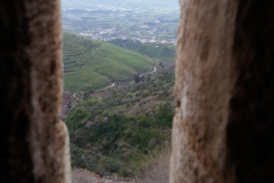 Vista del Valle de los Cristianos desde un parapeto del Qalat al Hosn (Foto: Pablo Sapag M.)