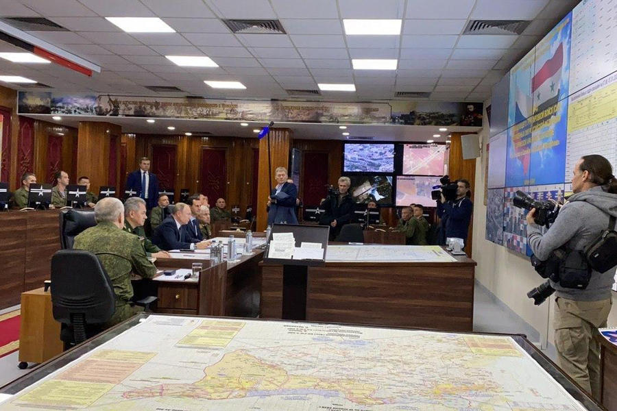 Presidentes Asad y Putin escuchan reporte militar en el Centro de Comando de las fuerzas rusas | Damasco, Enero 7, 2020 