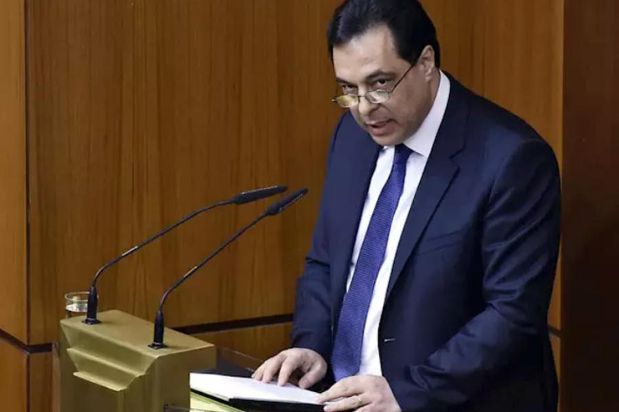 Primer ministro de Líbano, Hassan Diab, durante la sesión parlamentaria | Beirut, Febrero 11, 2020 (Foto: Ali Fawwaz / Lebanese Parliament / DPA)