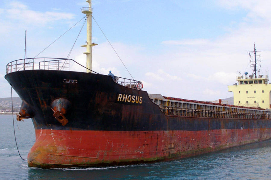 El MV Rhosus arribó al puerto de Beirut en 2013 cargando 2.750 Tn. de nitrato de amonio (Foto: EPA/ Tony Vrailas / Marinetraffic.com)