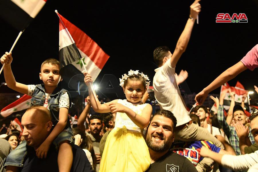 Los sirios festejaron en la Plaza Omeya de Damasco | Mayo 27, 2025 (Foto: SANA)