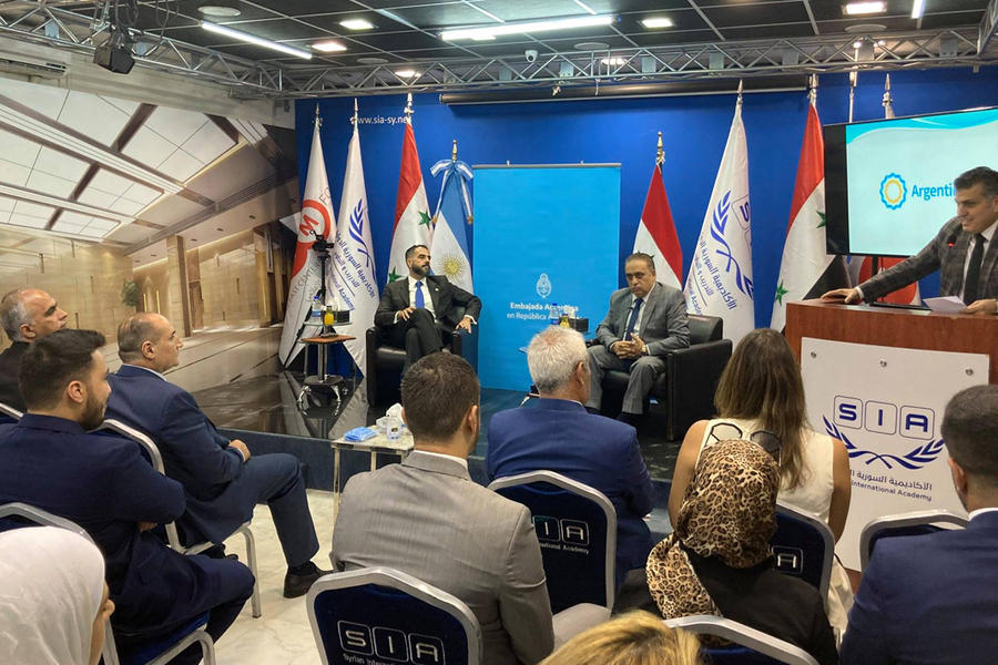 Exposición del Embajador Sebastián Zavalla sobre la cuestión Malvinas en la sede de la Syrian International Academy (SIA) | Damasco, Septiembre 23, 2021 (Foto: Embajada Argentina en Siria)