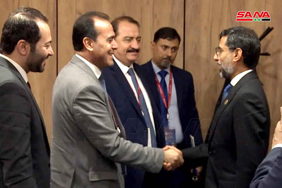 Reunión entre el ministro de energía de EAU, Suhail Al Mazroui, y el ministro de Petróleo y Recursos Minerales de Siria, Bassam Toumeh (Foto: SANA)