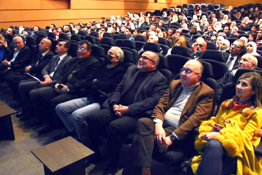 Académicos y estudiantes asistieron a la conferencia magistral del Arq. Alejandro Aravena (Foto: Embajada de Chile en Siria)