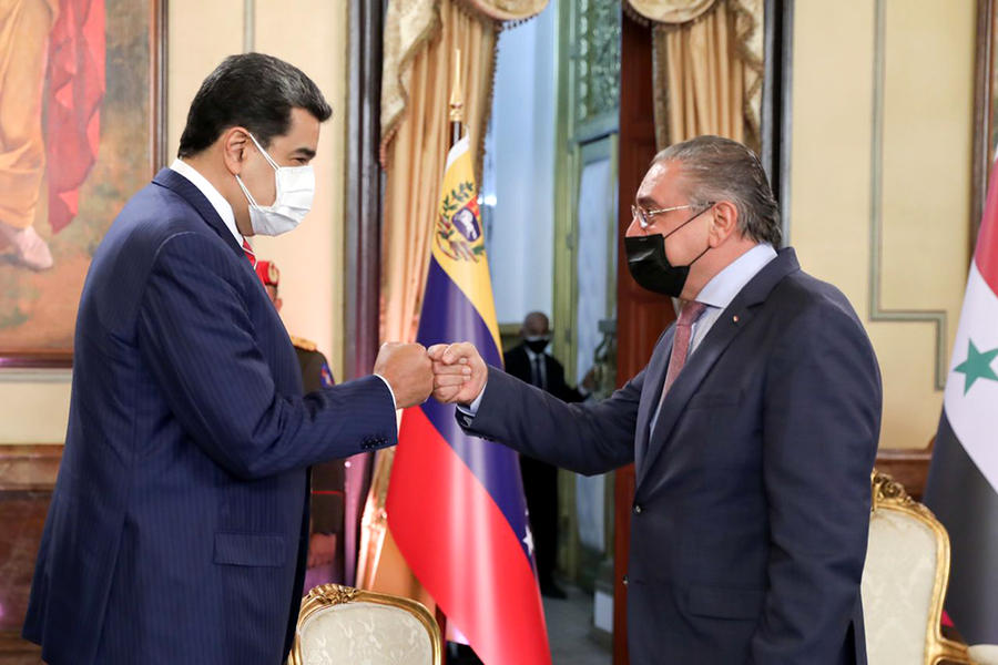 Acto oficial de condecoración al embajador de la República Árabe Siria en Caracas, Khalil Bitar, quien finaliza su gestión (Foto: Prensa Presidencial de Venezuela)