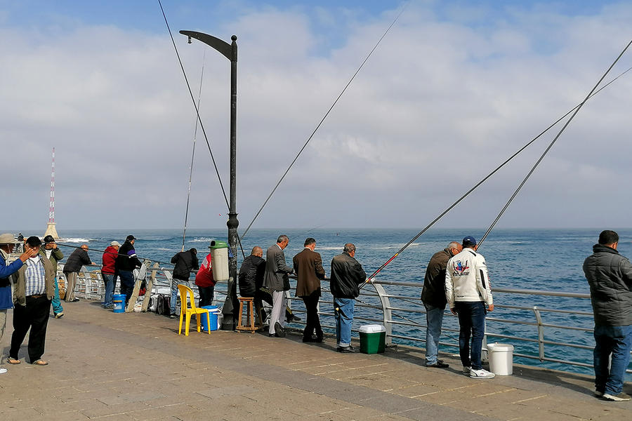 Vida cotidiana en la Corniche beirutí (Foto: Pablo Sapag M.)