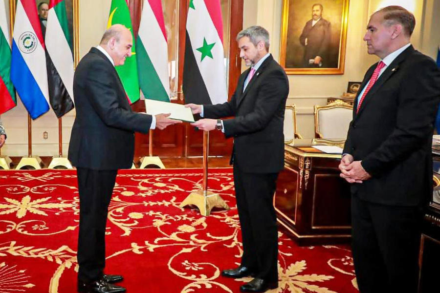 El Presidente de Paraguay, Sr. Mario Abdo Benítez, recibió las cartas credenciales del Dr. Sami Salameh, Embajador no residente de la República Árabe Siria (Foto: Cancillería Siria)