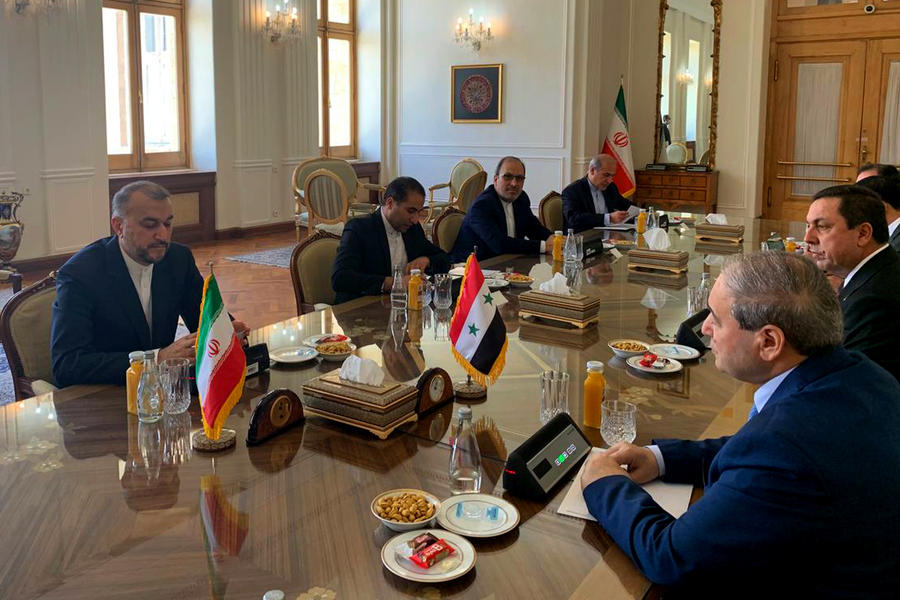 El ministro de Relaciones Exteriores sirio, Faisal Mikdad, en reunión de trabajo con su par iraní, Hussein Amir Abdollahian en Teherán | Julio 20, 2022 (Foto: Cancillería Iraní)