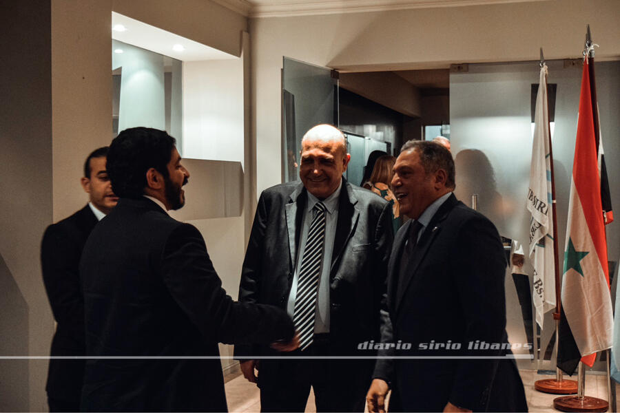 Los Sres. Embajadores de Siria y la Liga de los Estados Árabes, junto al Sr. Cónsul del Líbano y el Segundo Secretario de Emiratos Árabes Unidos (Foto: DSL)