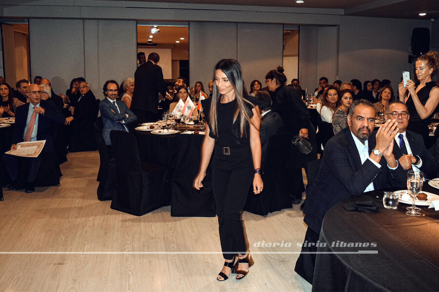 La Ministra de Economía de la Prov. de Catamarca, Lic. Alejandra Nazareno, recibe Distinción UGARIT en categoría Revelación Joven (Foto: DSL)