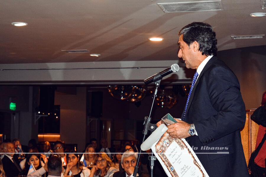 El Sr. Vicegobernador de la Prov. de Santiago del Estero, Dr. Carlos Silva Neder, recibe Distinción UGARIT en Política (Foto: DSL)