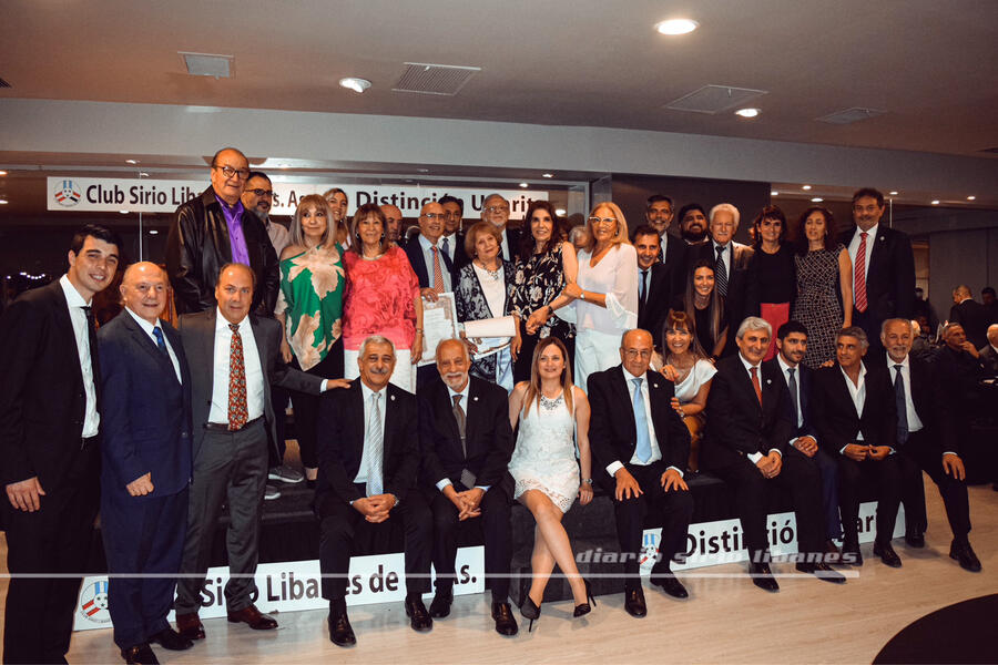 Galardonados UGARIT 2022 junto a directivos del CSLBA (Foto: DSL)
