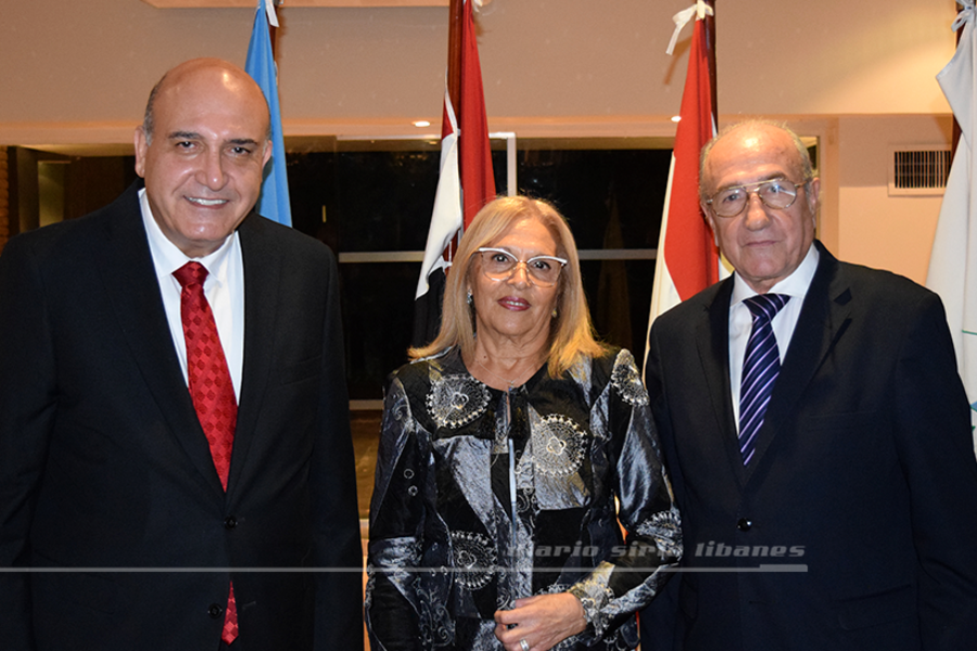 El presidente del CSLBA y Sra. Ana María Ganem reciben salutación del Sr. Embajador de Siria, S.E. Sami Salameh 