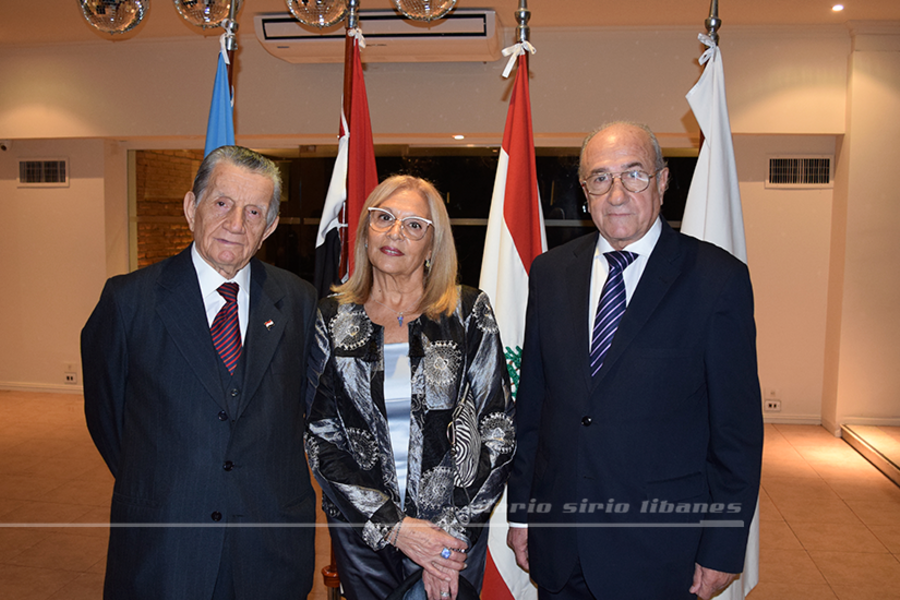 El presidente del CSLBA y Sra. Ana María Ganem reciben salutación del Sr. Cónsul de Siria en Córdoba, Dr. Abdallah Saddi