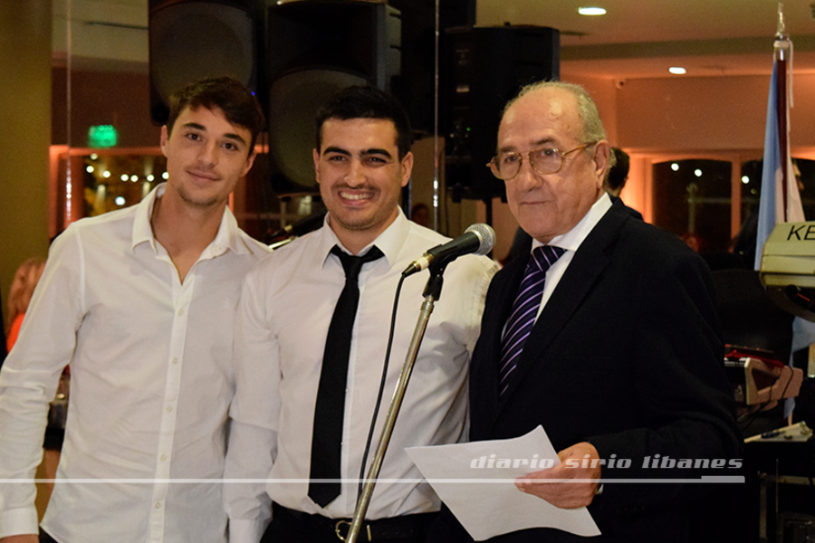 El presidente del CSLBA destaca en su mensaje a dos jóvenes jugadores y entrenadores de tenis de la entidad, Valentino y Mateo