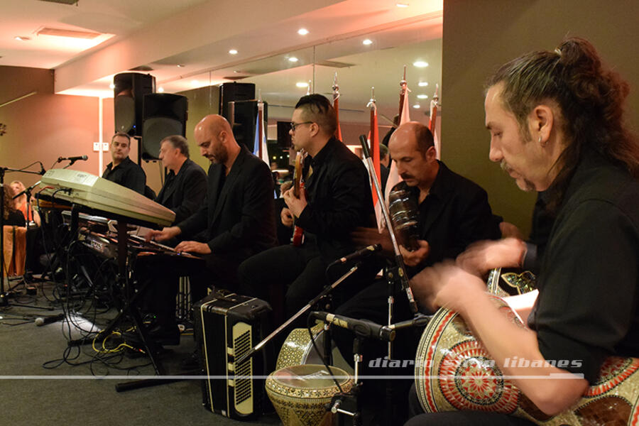 La Orquesta Horus deleitó a los presentes con sus interpretaciones tradicionales de la música árabe