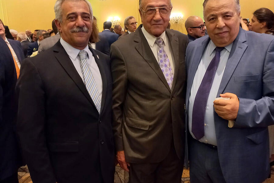El Sr. Embajador de Argelia, S.E. Abdelaziz Benali Cherif junto al Sr. Yaoudat Brahim y el Arq. Claudio De Bas