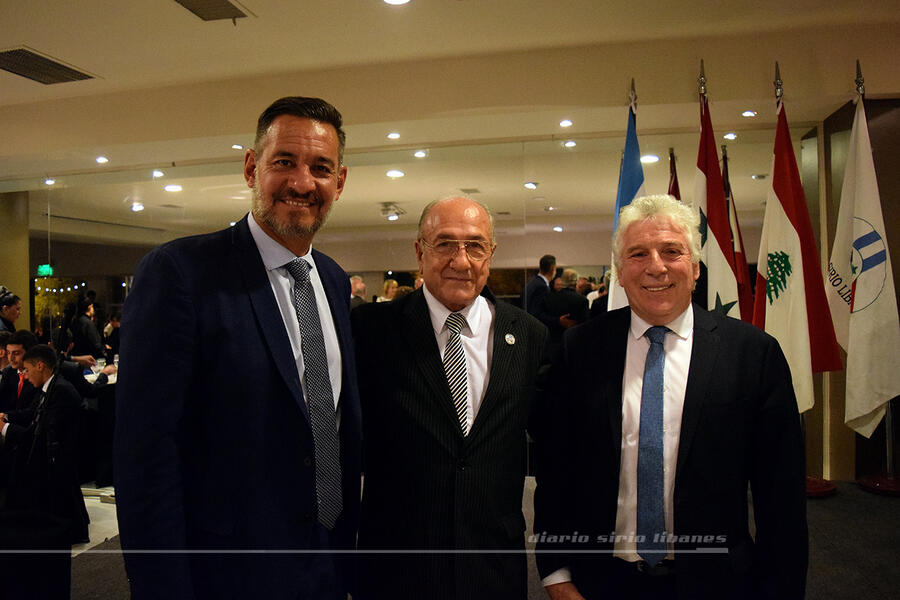 El Presidente del CSBLA junto al Dr. Miguel Siciliano, Secretario de Gobierno de la Ciudad de Córdoba y el Dr. Horacio Manzur, Presidente de la Sociedad Sirio Libanesa de Córdoba