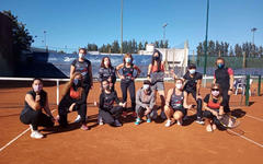 El equipo de tenis femenino del CSLBA se coronó campeón