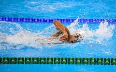 El nadador sirio  compite en el evento de 100 metros estilo libre en los Juegos Paralímpicos en Río de Janeiro, Brasil. © ACNUR/Benjamin Loyseau