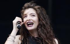 Cantante neozelandesa cancela Tel Aviv show, sionistas la atacan