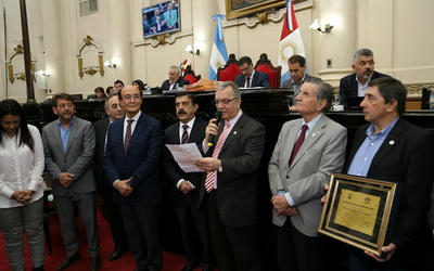 Legislatura cordobesa distinguió a la Sociedad Sirio Libanesa Legislatura cordobesa distinguió a la Sociedad Sirio Libanesa