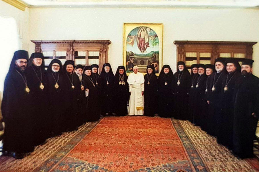 Patriarca Youssef Absi, junto a los obispos del Sínodo Greco Melquita recibidos por el Papa Francisco (Foto: Exarcado Greco Melquita de Argentina). 