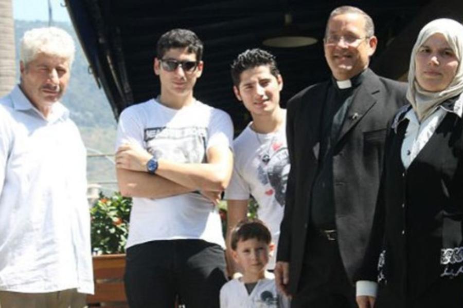 Armin Nachawaty en la Iglesia donde trabaja