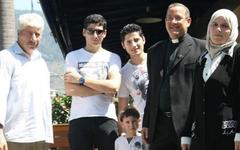 Armin Nachawaty en la Iglesia donde trabaja