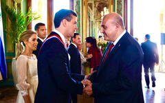 El nuevo mandatario paraguayo, Santiago Peña Palacios, recibió las felicitaciones del Sr. Embajador de Siria S.E. Sami Salameh, en representación del presidente Bashar al-Asad (Foto: Embajada de Siria en Argentina)