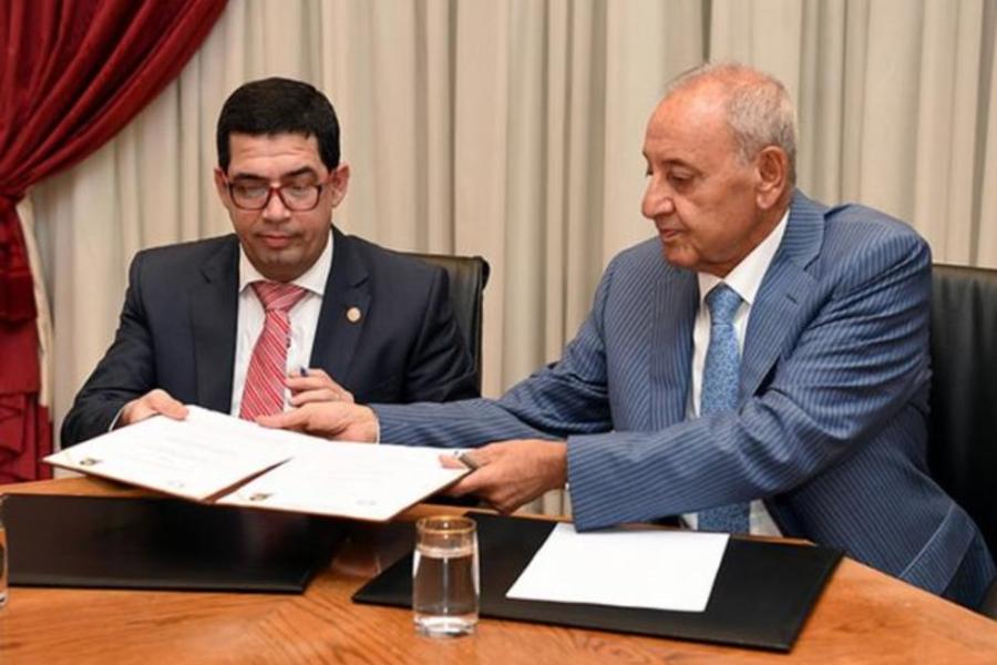El presidente del Parlamento, Hugo Velázquez junto a su homólogo libanés, Nabih Berri. | Foto: assafir.com