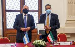 El Embajador de Kuwait Abdullah Ali Alyahya en visita oficial recibido por el Gobernador Omar Perotti