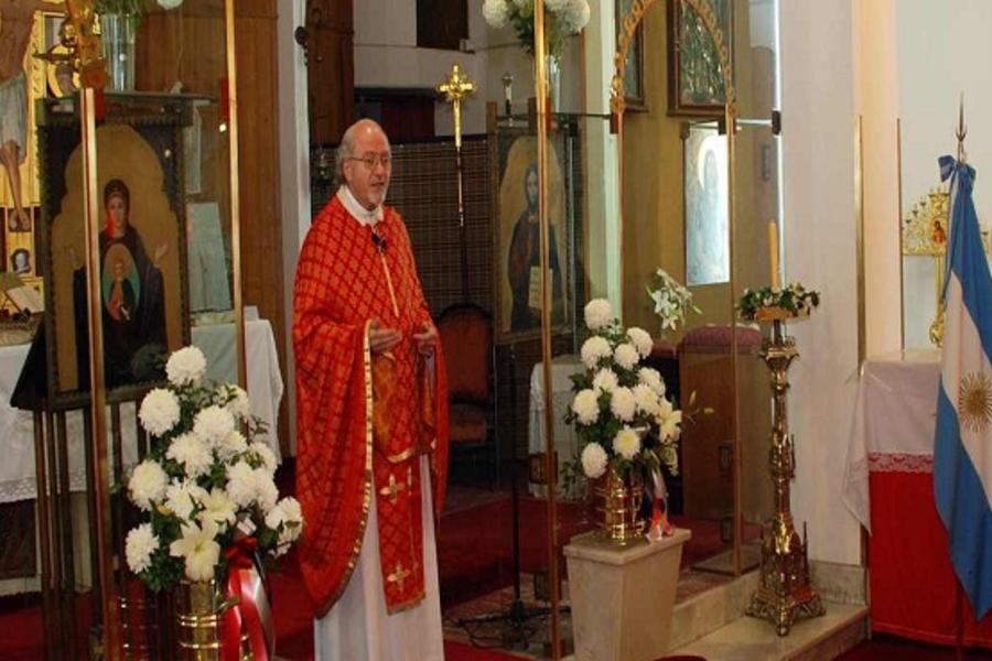 Monseñor Ibrahim Salaméh celebra la Primera Misa Pontifical