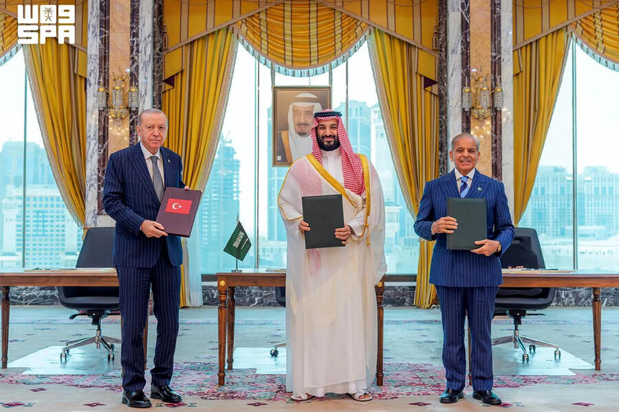 El presidente turco, el príncipe heredero saudí y el primer ministro paquistaní firman acuerdo trilateral | La Meca, Arabia Saudita, agosto 7, 2026 (Foto: SPA)