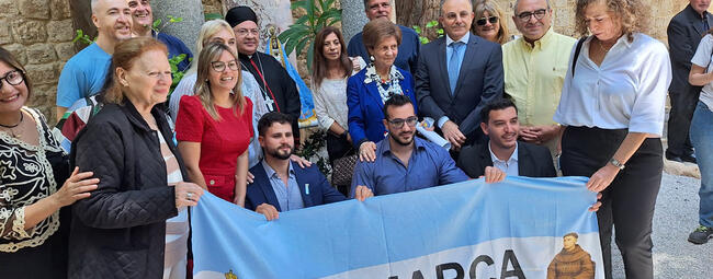 Beirut: Fundación Camino del Árabe efectivizó proyecto de Entronización de las Imágenes de Nuestra Señora del Valle de Catamarca y del Beato F...