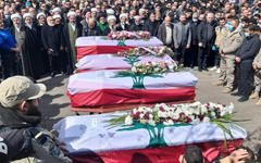 Parte del funeral de las víctimas del crimen de Ansar. Foto: Twitter.