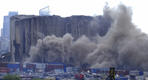 Polvo saliendo de los silos de grano en el puerto de Beirut, 31 de julio de 2022. Foto: AP.