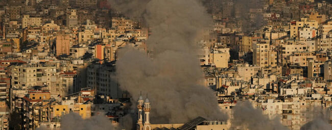 Gobierno libanés prohíbe toda actividad militar de Hezbollah y exige la entrega de sus armas