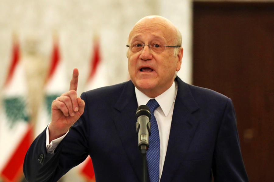 El primer ministro de Líbano, Najib Mikati, hace gestos mientras habla con la prensa después de reunirse con el presidente Michel Aoun en el palacio presidencial en Baabda | Beirut, septiembre 10 de 2021 (Foto: Reuters)