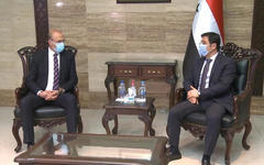 El ministro de salud libanés, Hamad Hassa (Izq) y el ministro de salud sirio, Hassan al-Ghobash (Der), se reunieron en Damasco este miércoles.