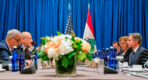 Mikati habla con Macron y Blinken en Nueva York, durante la 77ª sesión de la Asamblea General de las Naciones Unidas, el 20 de septiembre de 2022. Foto: AFP/David Lee Delgado.