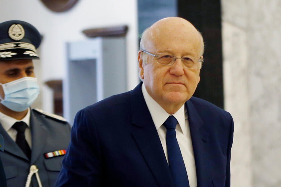 El primer ministro libanés, Najib Mikati, llega a una reunión de gabinete en Baabda, al este de Beirut, Líbano, el 13 de septiembre de 2021. Foto: AP.
