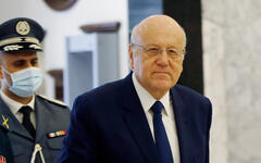 El primer ministro libanés, Najib Mikati, llega a una reunión de gabinete en Baabda, al este de Beirut, Líbano, el 13 de septiembre de 2021. Foto: AP.