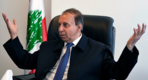 Issam Sharafeddine, ministro interino de los Desplazados del Líbano, habla durante una entrevista con The Associated Press, en su oficina del ministerio en Beirut, Líbano, el miércoles 6 de julio de 2022. Foto: AP.