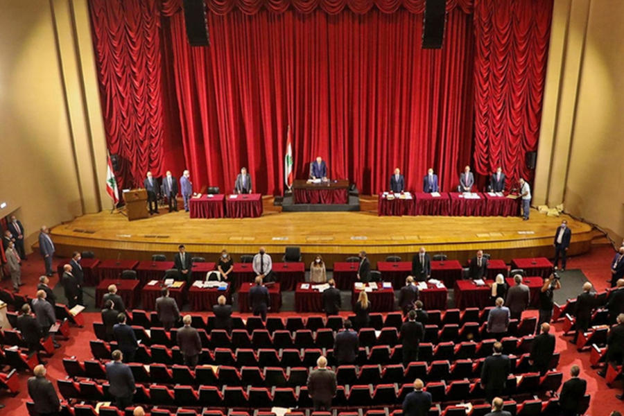 El presidente del parlamento libanés, Nabih Berri, encabeza una sesión legislativa general en el Palacio de la Unesco en Beirut, Líbano. Foto: Reuters.