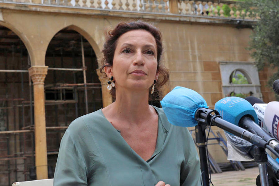 La Directora General de la UNESCO, Audrey Azoulay, habla con medios de comunicación durante una conferencia de prensa en el Palacio Sursock en Beirut, Líbano, 27 de agosto de 2020. EPA