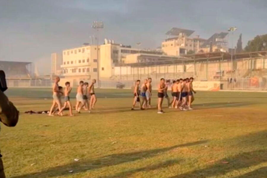 Las fuerzas de ocupación israelíes han convertido el estadio deportivo de Yarmuk, situado al este de la ciudad de Gaza, en un lugar para la tortura y detención de palestinos. Foto: Twitter.