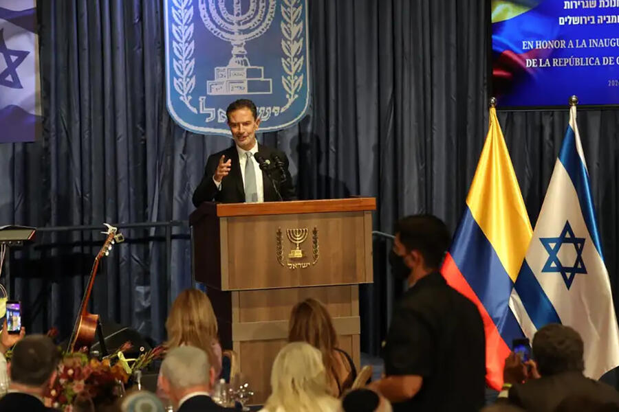 El canciller de Colombia, Omar Bula, durante la ceremonia que marcó la apertura de la embajada de Colombia en Jerusalén (Foto: Abir Sultan / EFE)